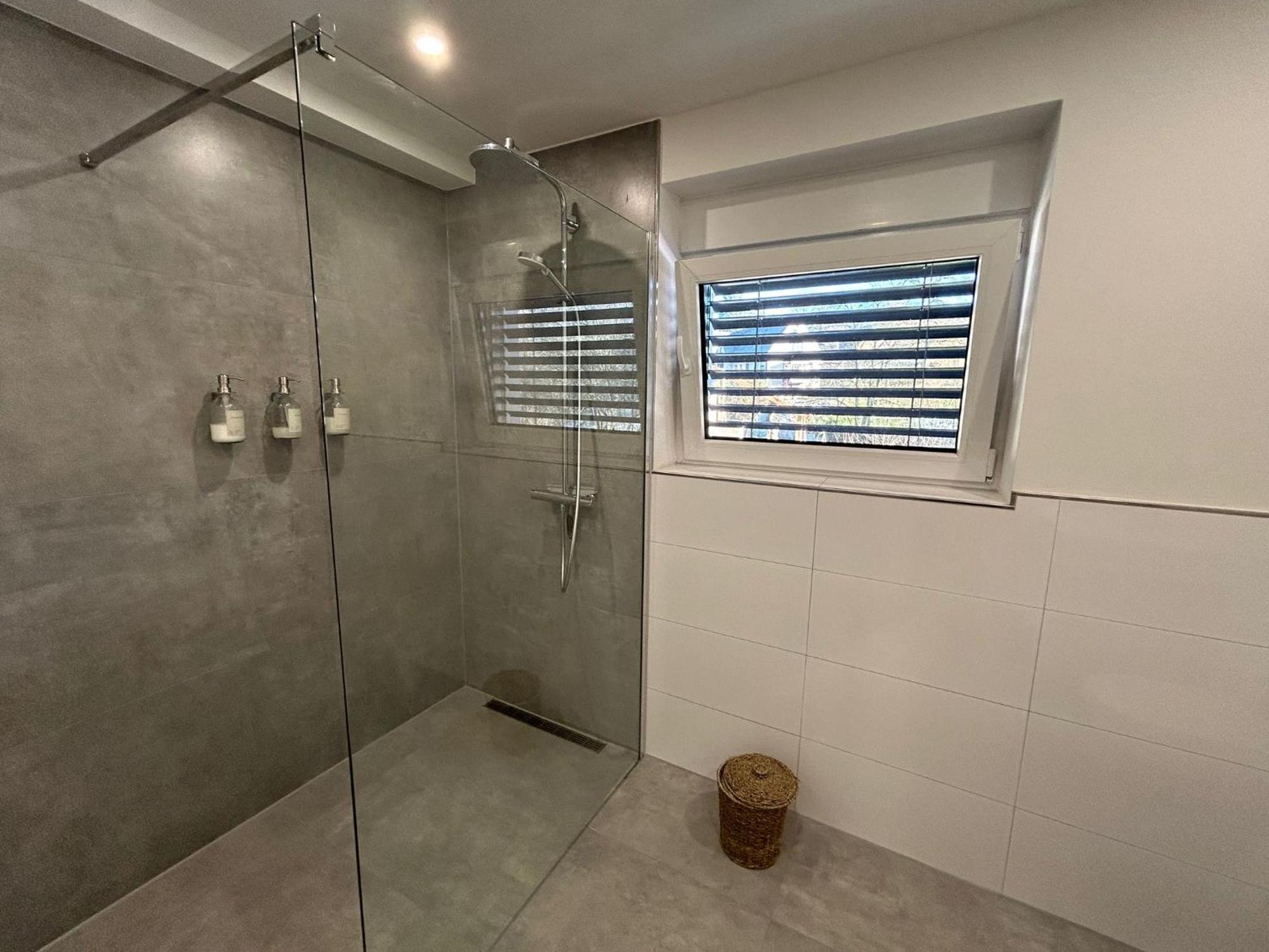 The Forest Retreat- Luxurioese Ferienwohnung Mit Privater Sauna Wermelskirchen Exteriör bild